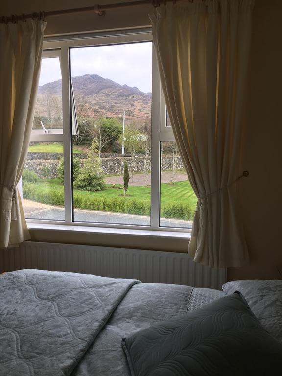 Grove House Bed & Breakfast คาร์ลิงฟอร์ด ภายนอก รูปภาพ